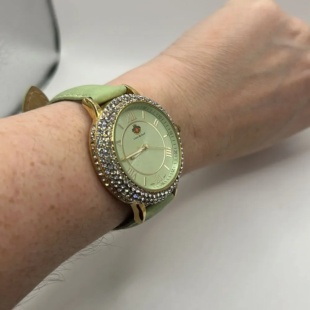 Unbranded rhinestone bezel